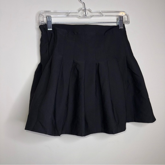 🖤Classic High Waisted Puffer Black Pleated Skirt - Picture 4 of 5